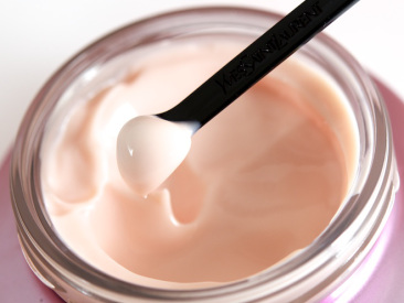 YSL Forever Youth Liberator Cream texture