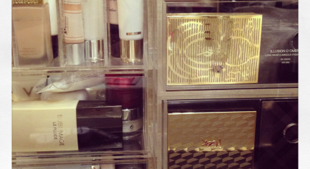Organized vanity - transparent drawers