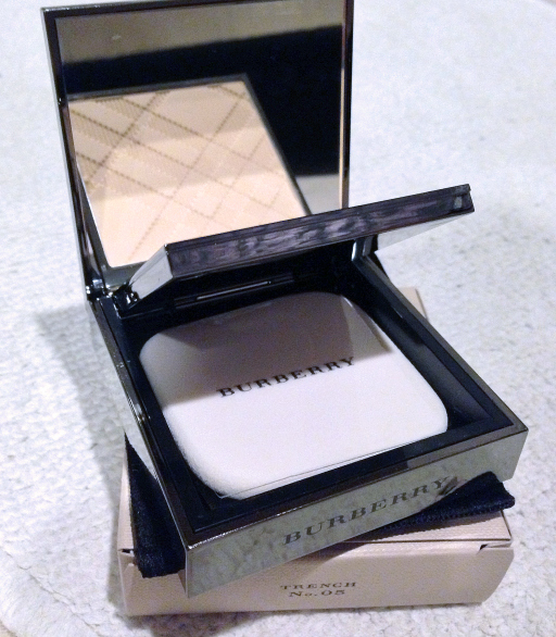 Burberry Sheer Compact Foundation No. 5 Trench