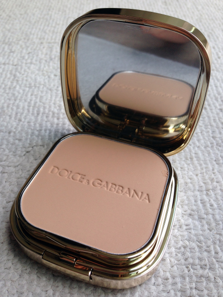 Dolce & Gabbana Perfect Matte Powder Foundation shade 90