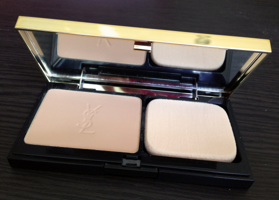 YSL Le Teint Touche Eclat Illuminating Compact Powder Foundation