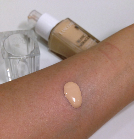 Lancome Blanc Miracle foundation swatch