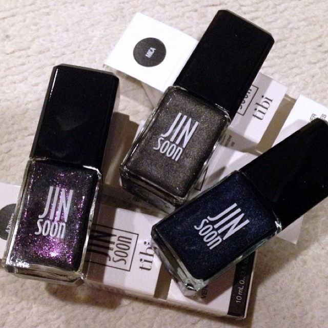 Happy #ManiMonday! These #Jinsoon nail polishes arrived just in time for the holiday parties! Review & swatches up on the blog! Happy #ManiMonday! These #Jinsoon nail polishes arrived just in time for the holiday parties! Review & swatches up on the blog!