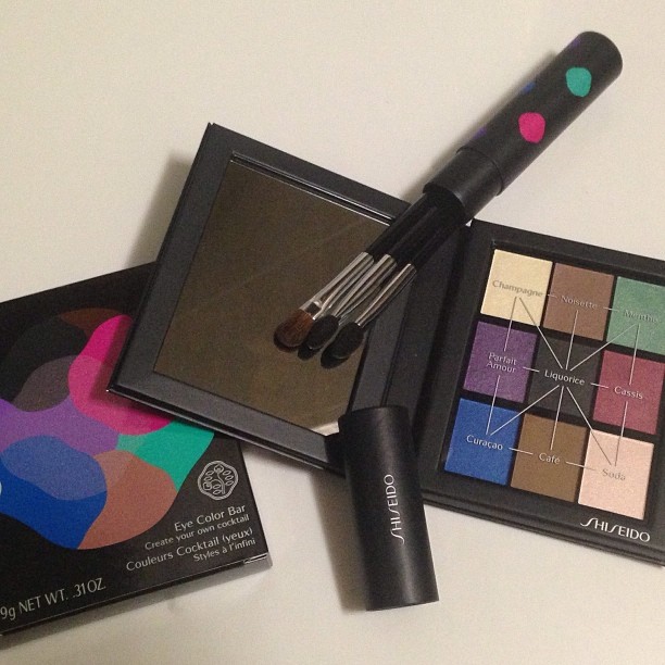 I passed by this π#Shiseido Eye Color Barπ again & again, and was finally πͺ into buying it thanks to @loveforskincare @winniemh @jolenechis! After playing with it all week, I'm both impressed & disappointed. Review up on the blog! π I passed by this π#Shiseido Eye Color Barπ again & again, and was finally πͺ into buying it thanks to @loveforskincare @winniemh @jolenechis! After playing with it all week, I'm both impressed & disappointed. Review up on the blog! π