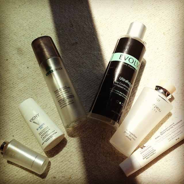 Some recently finished products.... Some are definite repurchases, others not so sure. Can you guess which ones?! 😉 Happy weekend lovelies!! 😘