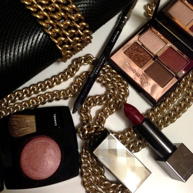My picks for a holiday look as tagged by the beautiful @bubblymichelle! I'm going to be celebrating Christmas on a yacht this year so am keeping it simple. Doing a sparkling bronze eye with this #CharlotteTilbury Dolce Vita palette ✨Lined with #ByTerry Crayon Kohl Terrybly in Bronze Generation ✨ A pop of wine red on the lips with #Burberry Brick Red ✨ And finish off with #Chanel Accent blush on the cheeks ✨ My picks for a holiday look as tagged by the beautiful @bubblymichelle! I'm going to be celebrating Christmas on a yacht this year so am keeping it simple. Doing a sparkling bronze eye with this #CharlotteTilbury Dolce Vita palette ✨Lined with #ByTerry Crayon Kohl Terrybly in Bronze Generation ✨ A pop of wine red on the lips with #Burberry Brick Red ✨ And finish off with #Chanel Accent blush on the cheeks ✨