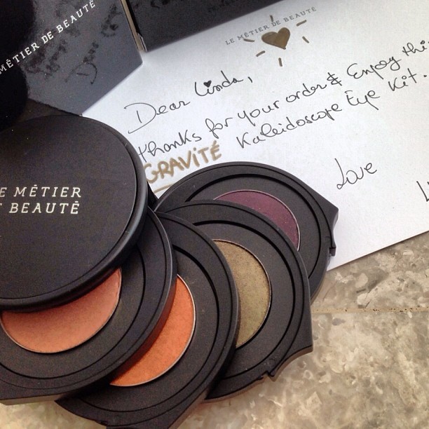 I 💓 handwritten notes! This much-coveted Gravite #kaleidoscope finally landed today, with a sweet note too! Thank you @lemetierdebeaute!! 😘