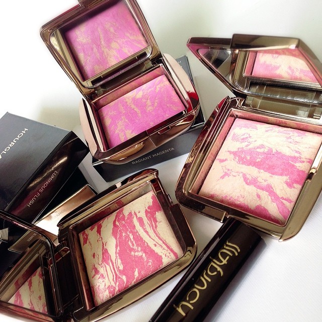 "Luxury is a state of mine." - L'wren Scott. 
While I ponder over the state of mind that driver her to her death, I embrace L'wren Scott's down-to-earth attitude & practical aesthetics. And these #Hourglass Ambient Lighting Blushes fully embody that. Easy to wear, flattering on any skin type, they are #mygotos blushes. Review is up on the blog now! 💋