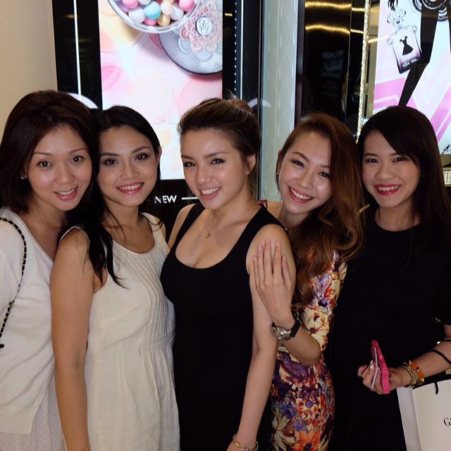 Hanging out with some glowy beauties #guerlainglow @evonnz @loveforskincare @vaingloriousyou @makeup_box