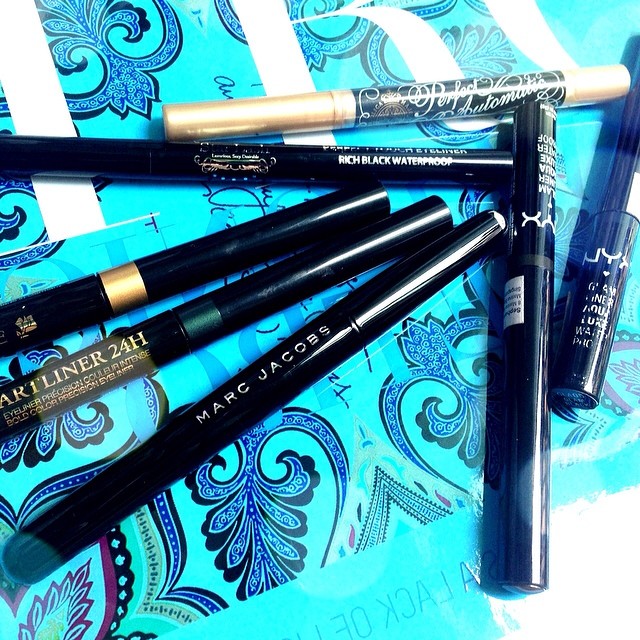 Happy Monday!! I've been playing with a few liquid eye liners lately trying to perfect the cateye flick & dual-liner look. Here are some of my arsenal:
👀#MarcJacobsBeauty Magic Marc'er Precision Pen
👀#Lancome Artliner 24H Bold Colour Precision Eyeliner
👀#Majolica Majorca Perfect Automatic Eyeliner
👀#NYX Glam Liner Aqua Luxe
👀#Starlash Perfect Touch Eyeliner
Reviews on all of these on the blog now!