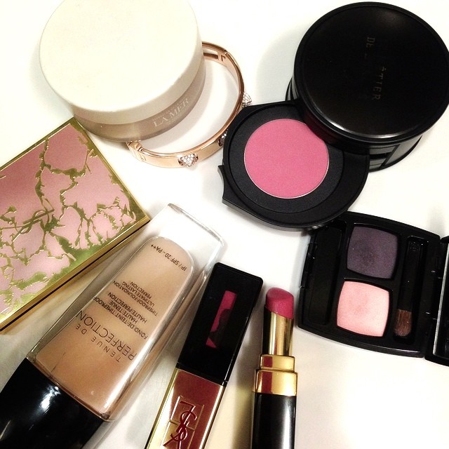 Too rushed on a Monday morning to think... This is my most reached for shades lately! Thanks for tagging @winniemh 😘  What's your fav go-to colors @rachelxooo  @mintxrose @vije79?