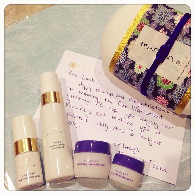 Starting the year on a bright & beautiful note with this exquisite set from #tatcha, courtesy of #our_wonderlust!! Really looking forward to experiencing the wonders of this cult label!