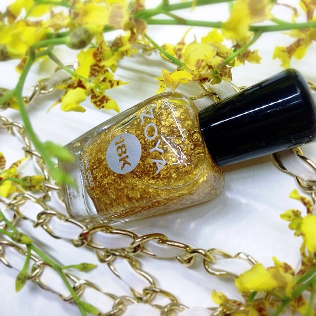 My decadent guilty pleasure: 18K gold foil topcoat! Yes, actual gold!! Review is up on the blog! My decadent guilty pleasure: 18K gold foil topcoat! Yes, actual gold!! Review is up on the blog!